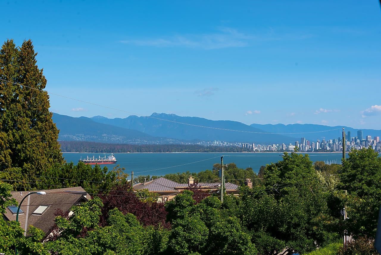 4540 W 3RD AVENUE - Point Grey House/Single Family for sale, 4 Bedrooms (R2722271) #1