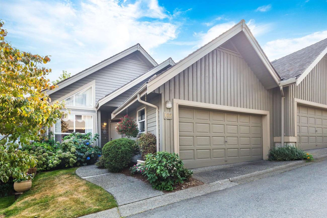 102 1465 PARKWAY BOULEVARD - Westwood Plateau Townhouse for sale, 3 Bedrooms (R2724751) #1