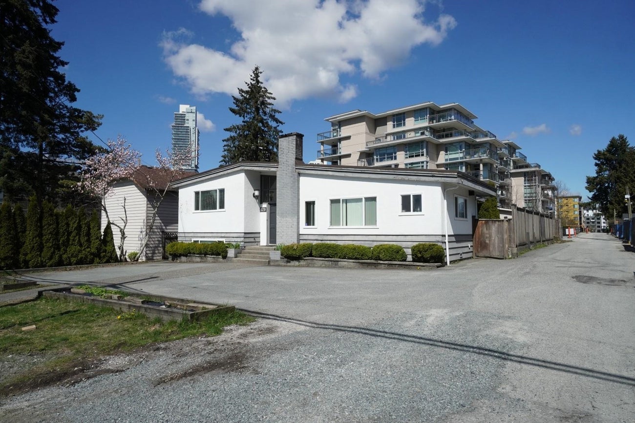 629 SMITH AVENUE - Coquitlam West House/Single Family for sale, 5 Bedrooms (R2767698) #10