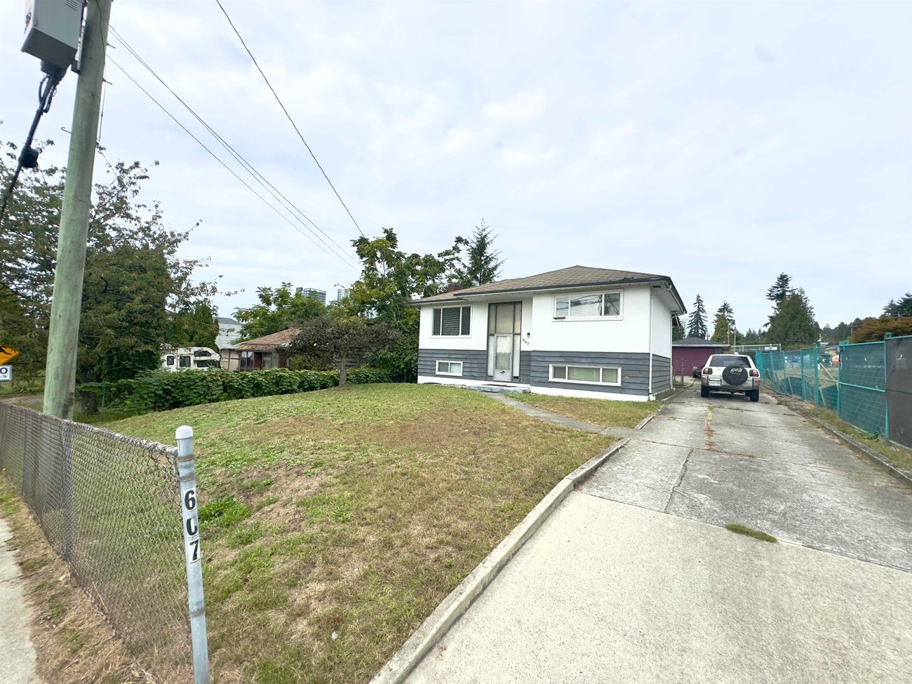 607 ALDERSON AVENUE - Coquitlam West House/Single Family for Sale, 3 Bedrooms (R2930485) #1