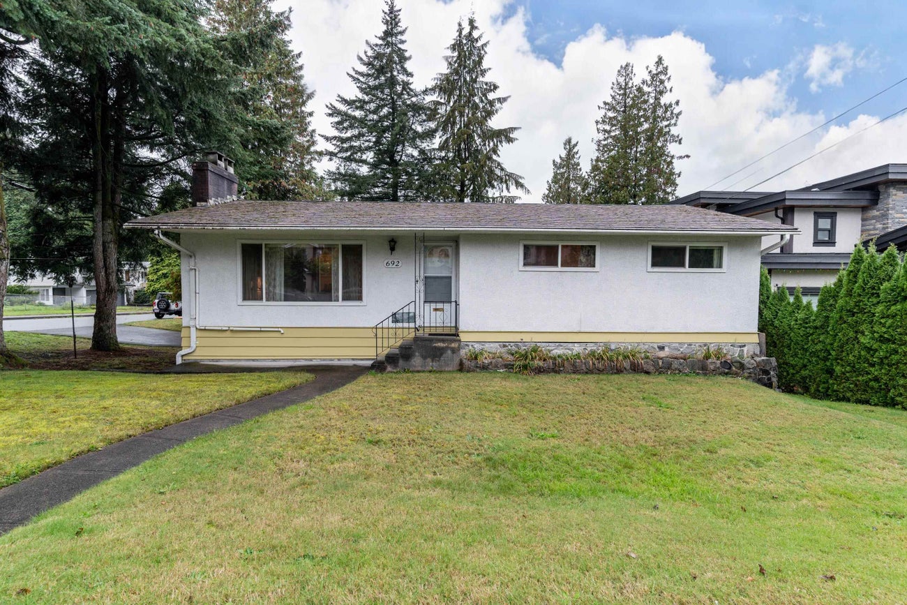 692 BLUE MOUNTAIN STREET - Coquitlam West House/Single Family for sale, 3 Bedrooms (R2933935) #1