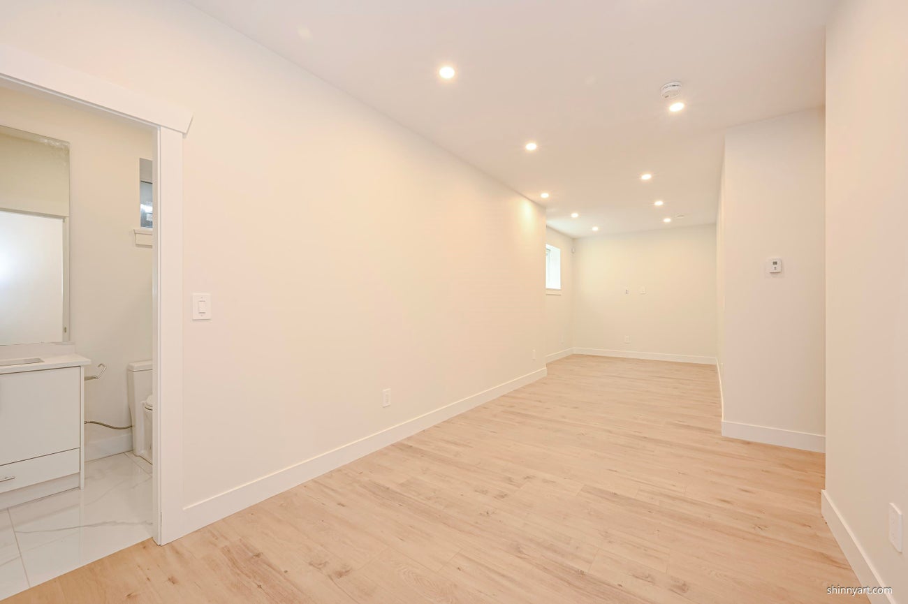897 Cottonwood Avenue - Coquitlam West Single Family Residence for Sale, 8 Bedrooms (R2952188) #33