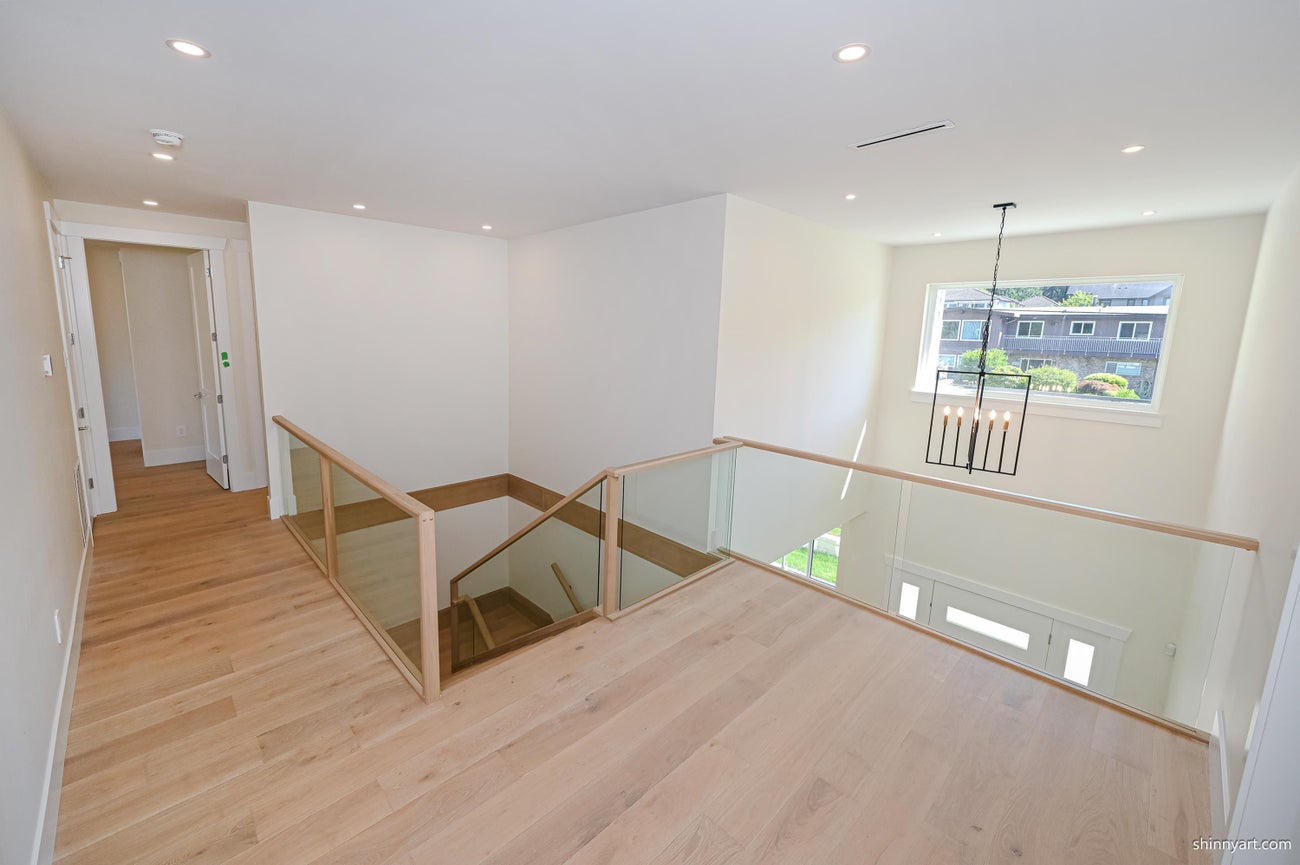 897 Cottonwood Avenue - Coquitlam West Single Family Residence for Sale, 8 Bedrooms (R2952188) #5