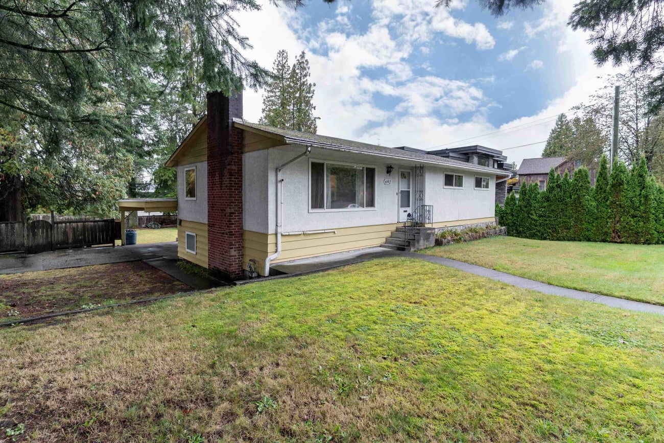 692 BLUE MOUNTAIN STREET - Coquitlam West House/Single Family for Sale, 3 Bedrooms (R2959851) #2