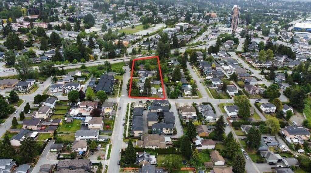 706 Gauthier Avenue - Coquitlam West Single Family Residence for Sale, 7 Bedrooms (R2963321)# - 16