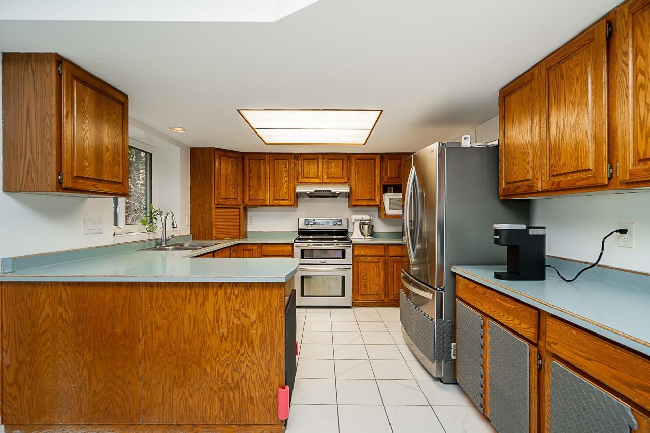 2767 Cultus Court - Coquitlam East Single Family Residence for Sale, 5 Bedrooms (R2968784) #9