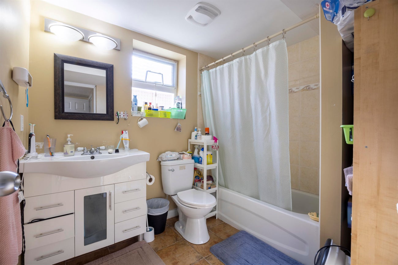 736 Sydney Avenue - Coquitlam West Single Family Residence for Sale, 5 Bedrooms (R2972235) #22