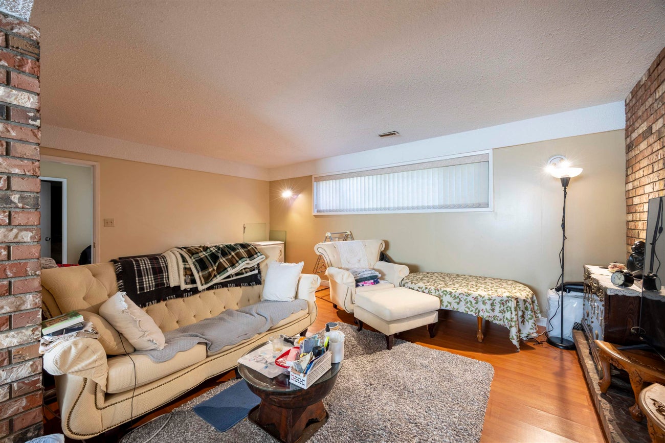736 Sydney Avenue - Coquitlam West Single Family Residence for Sale, 5 Bedrooms (R2972235) #25