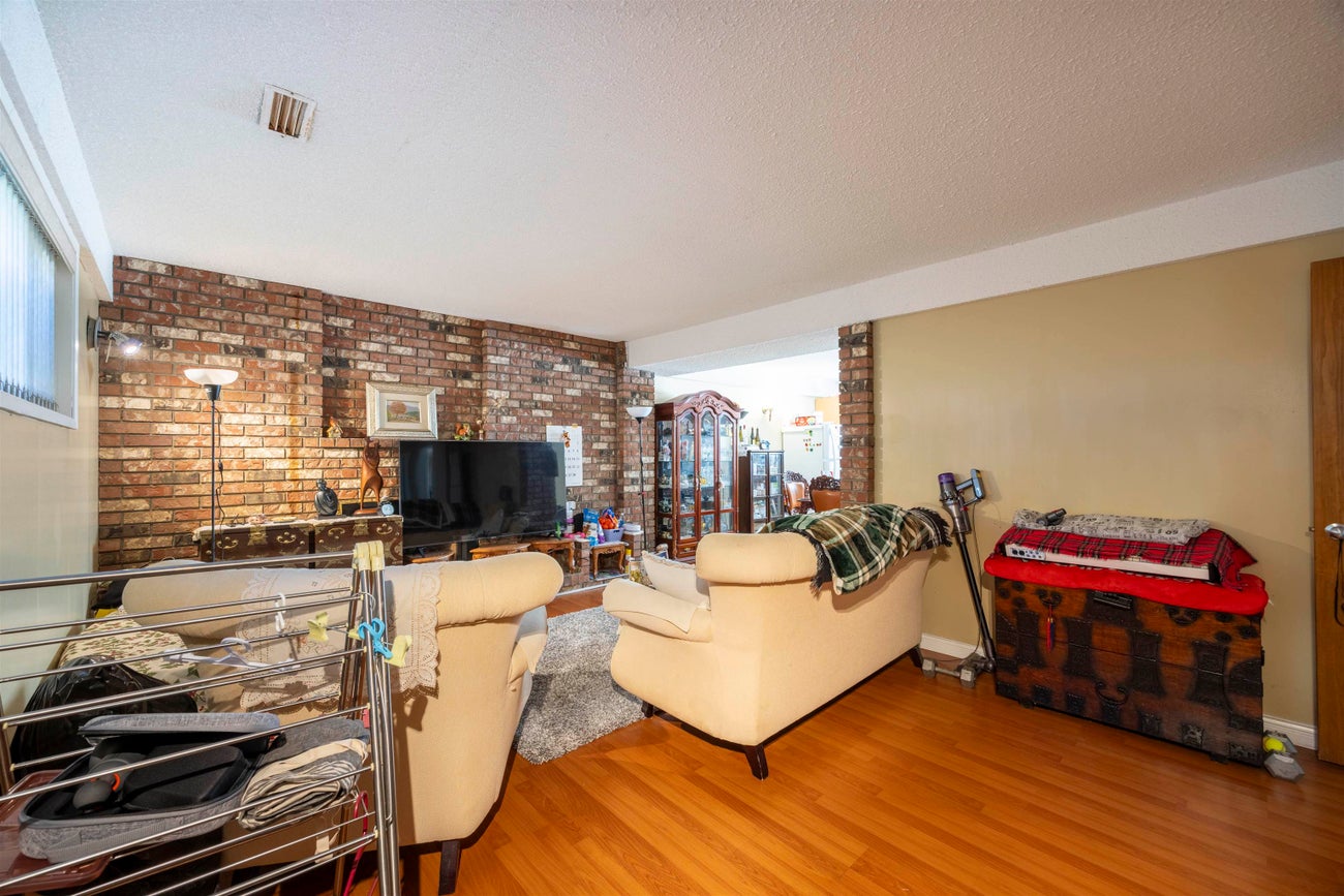 736 Sydney Avenue - Coquitlam West Single Family Residence for Sale, 5 Bedrooms (R2972235) #26