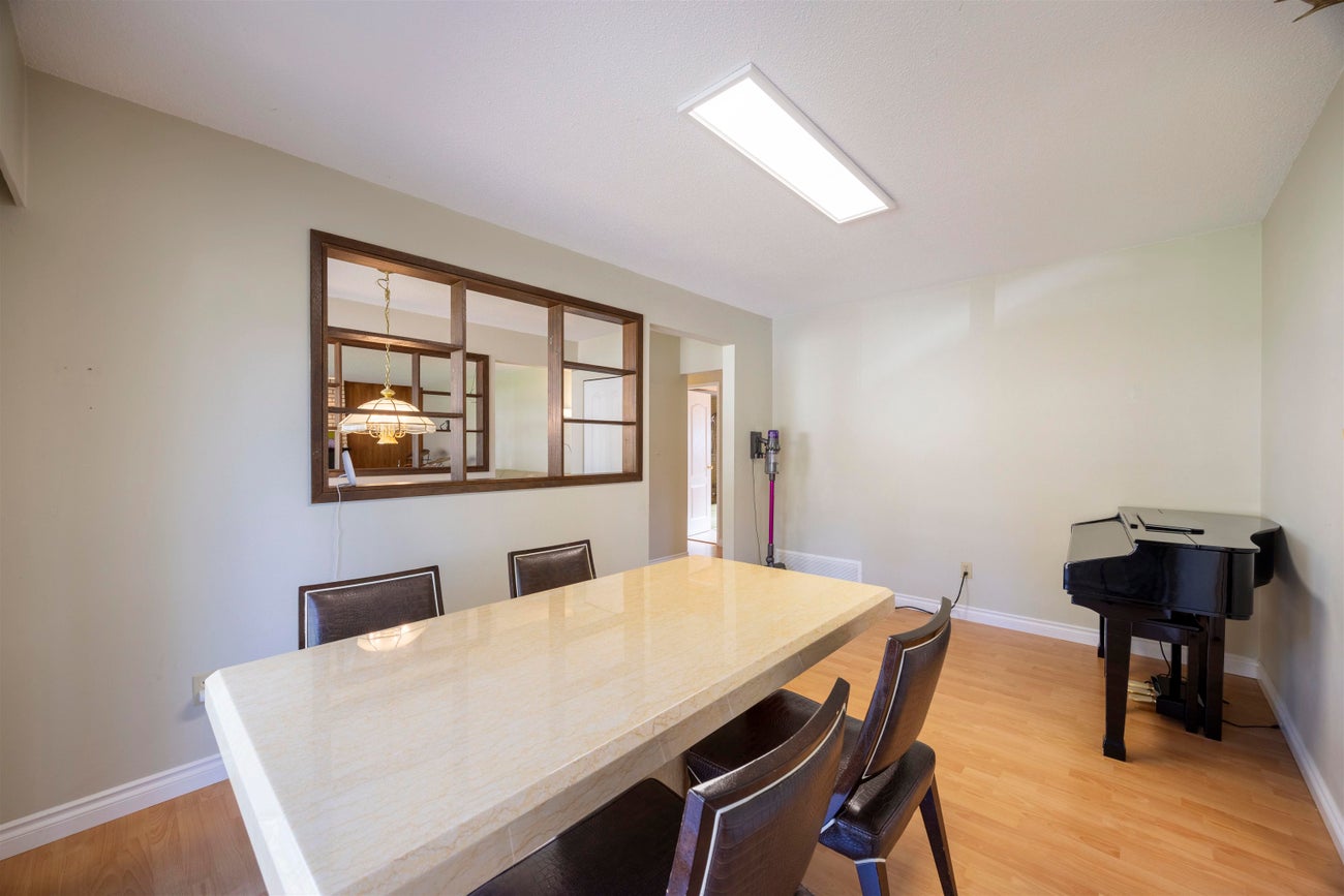 736 Sydney Avenue - Coquitlam West Single Family Residence for Sale, 5 Bedrooms (R2972235) #8