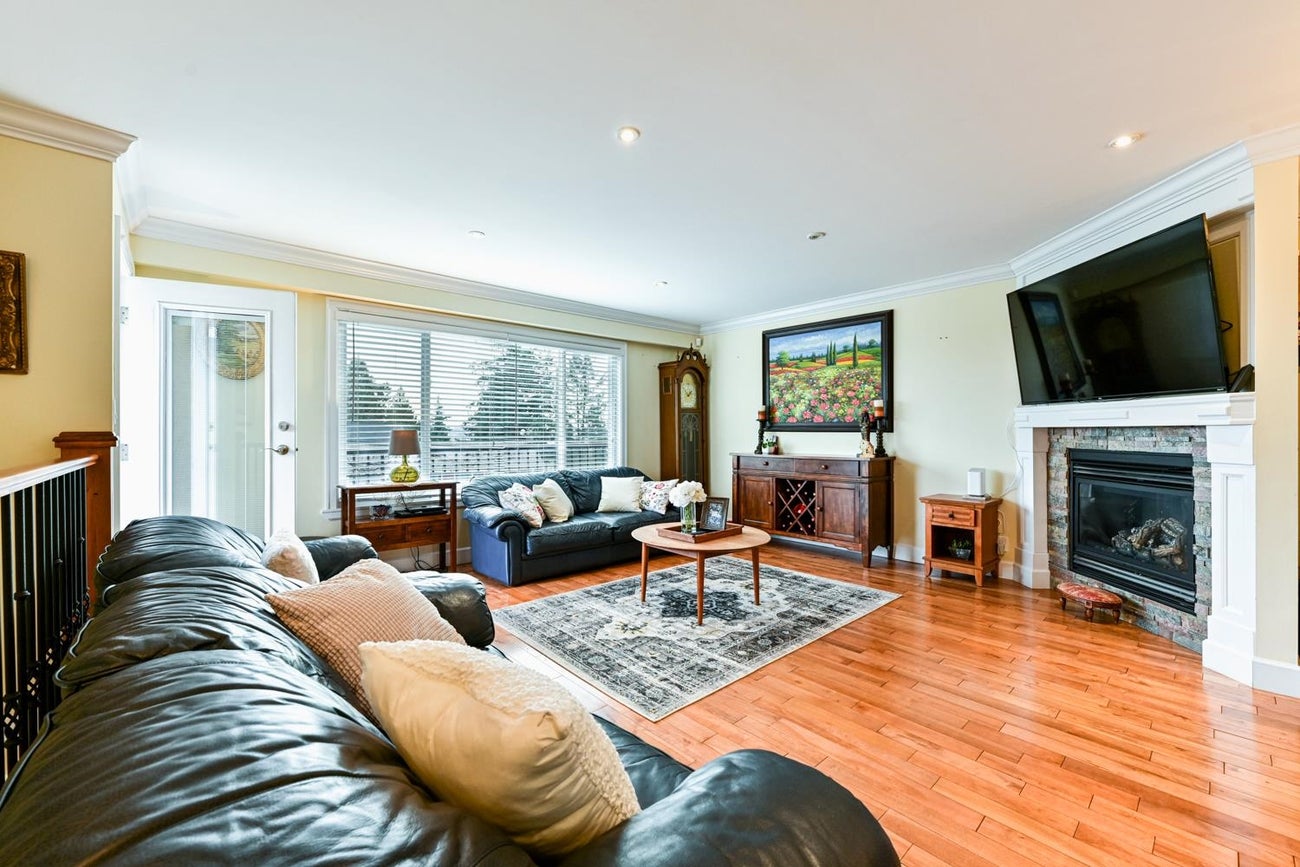 2097 - 2099 Dawes Hill Road - Central Coquitlam Single Family Residence for Sale, 8 Bedrooms (R2973320) #12