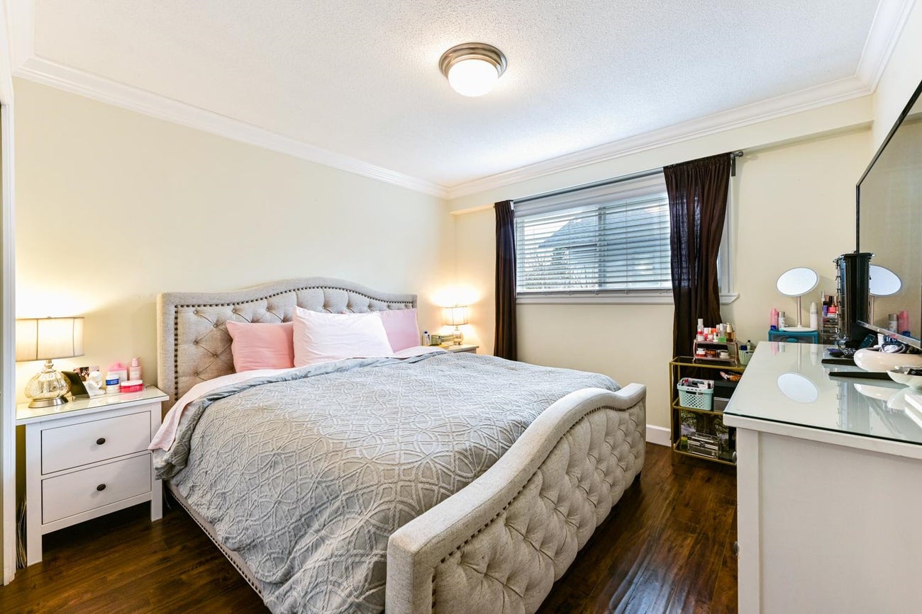2097 - 2099 Dawes Hill Road - Central Coquitlam Single Family Residence for Sale, 8 Bedrooms (R2973320) #25