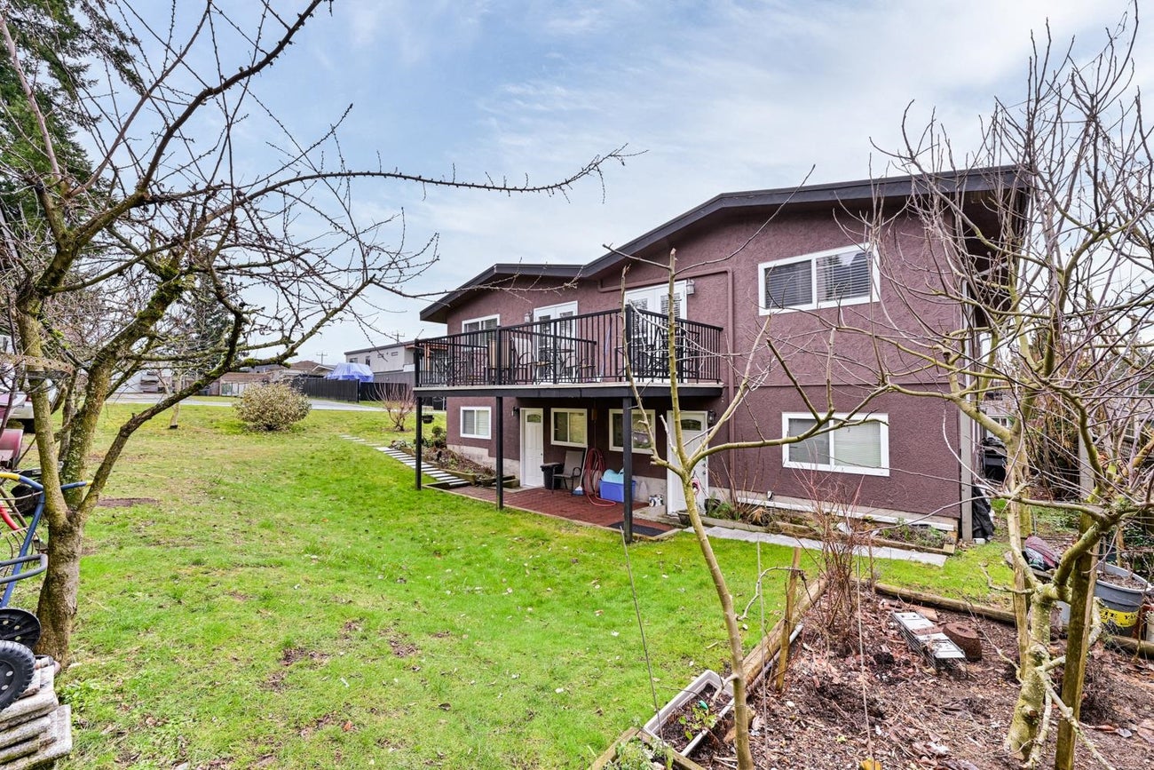 2097 - 2099 Dawes Hill Road - Central Coquitlam Single Family Residence for Sale, 8 Bedrooms (R2973320) #33