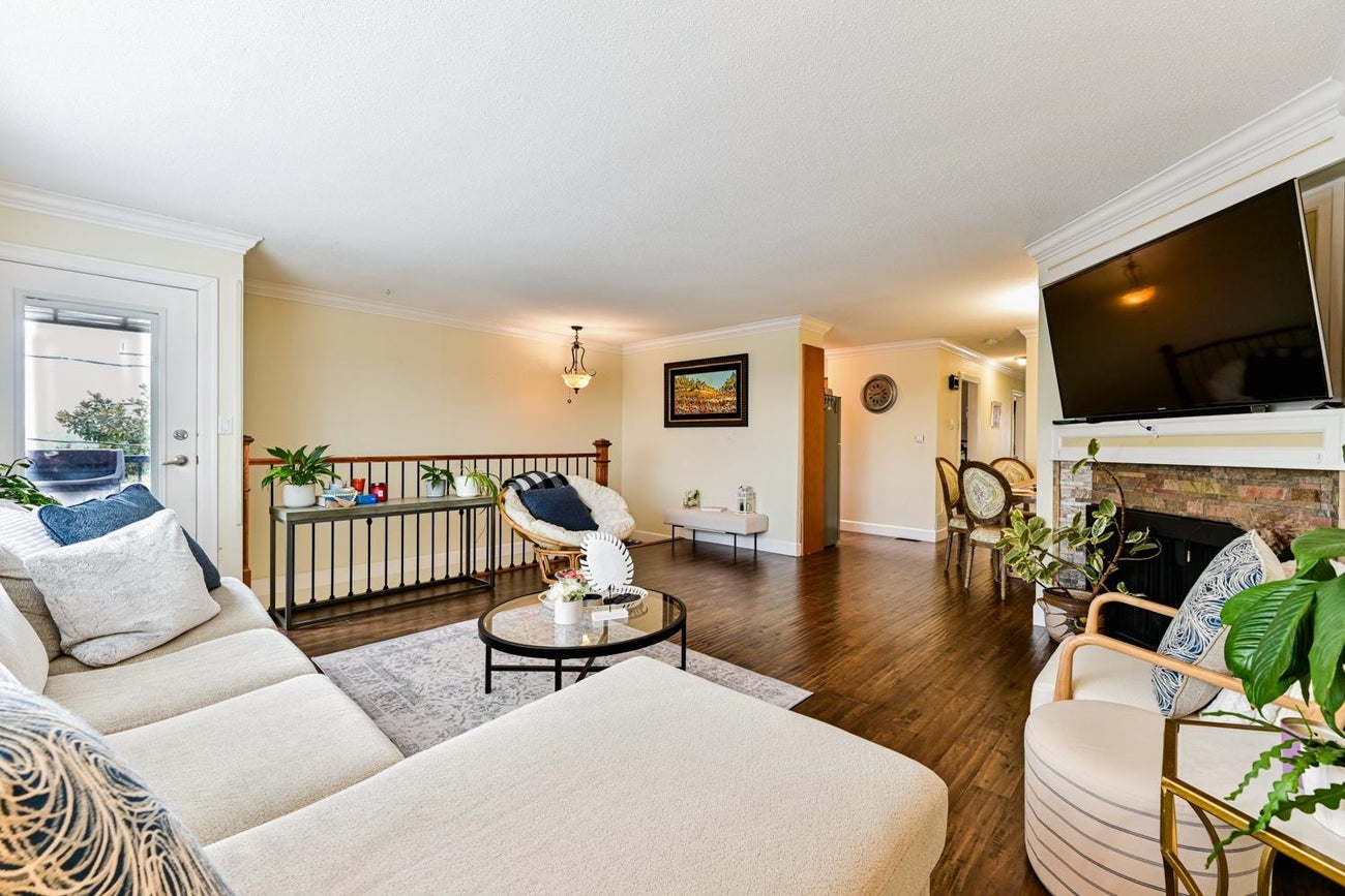2097 - 2099 Dawes Hill Road - Central Coquitlam Single Family Residence for Sale, 8 Bedrooms (R2973320) #5