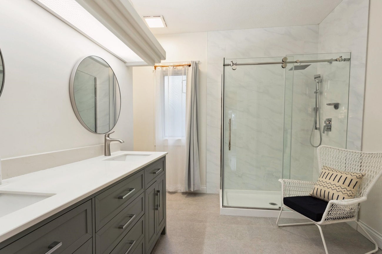 2274 Sorrento Drive - Coquitlam East Single Family Residence for Sale, 6 Bedrooms (R2980763) #28