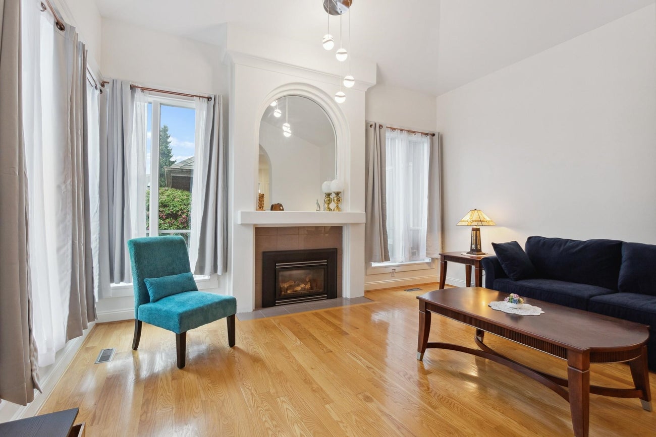 2274 Sorrento Drive - Coquitlam East Single Family Residence for Sale, 6 Bedrooms (R2980763) #2