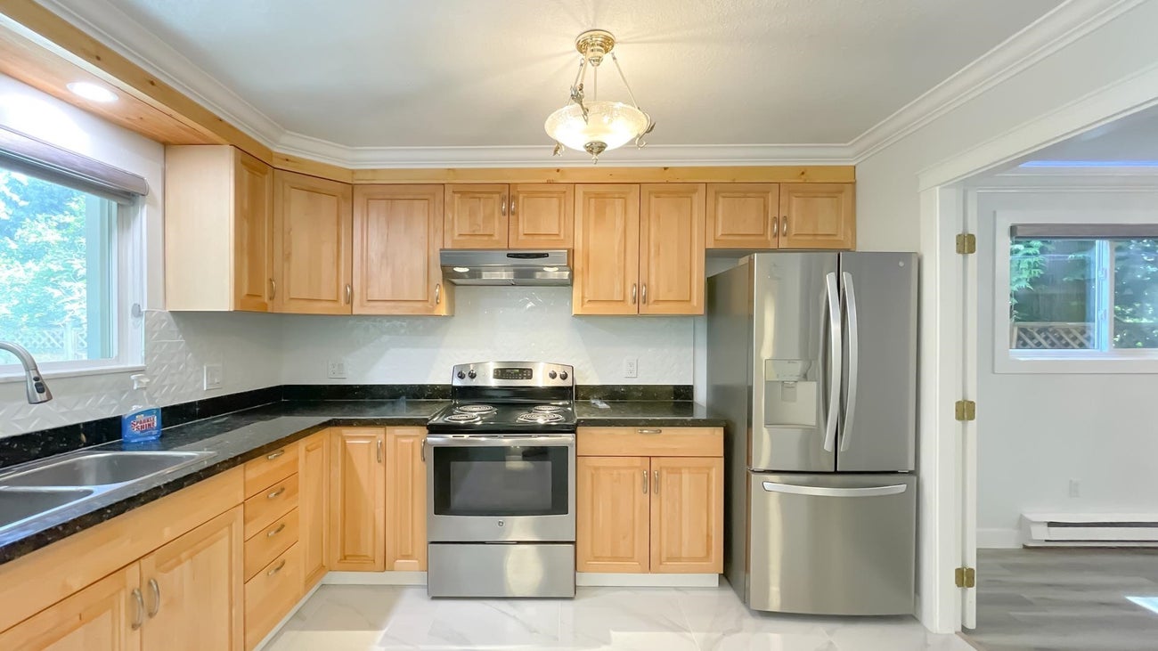 405 Dartmoor Drive - Coquitlam East Single Family Residence for Sale, 4 Bedrooms (R2980824) #3