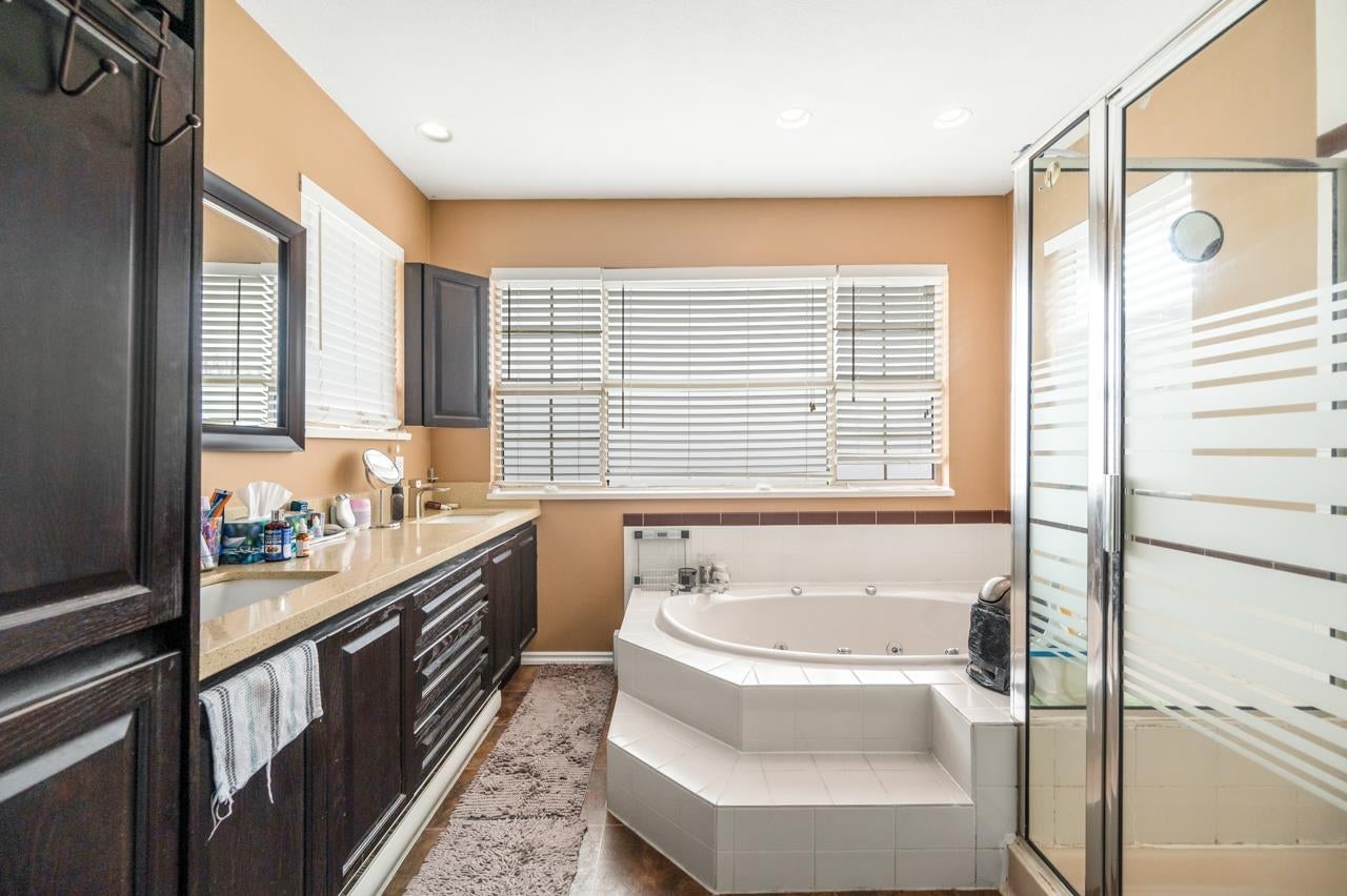 2902 Paul Lake Court - Coquitlam East Single Family Residence for Sale, 6 Bedrooms (R2981708)# - 13