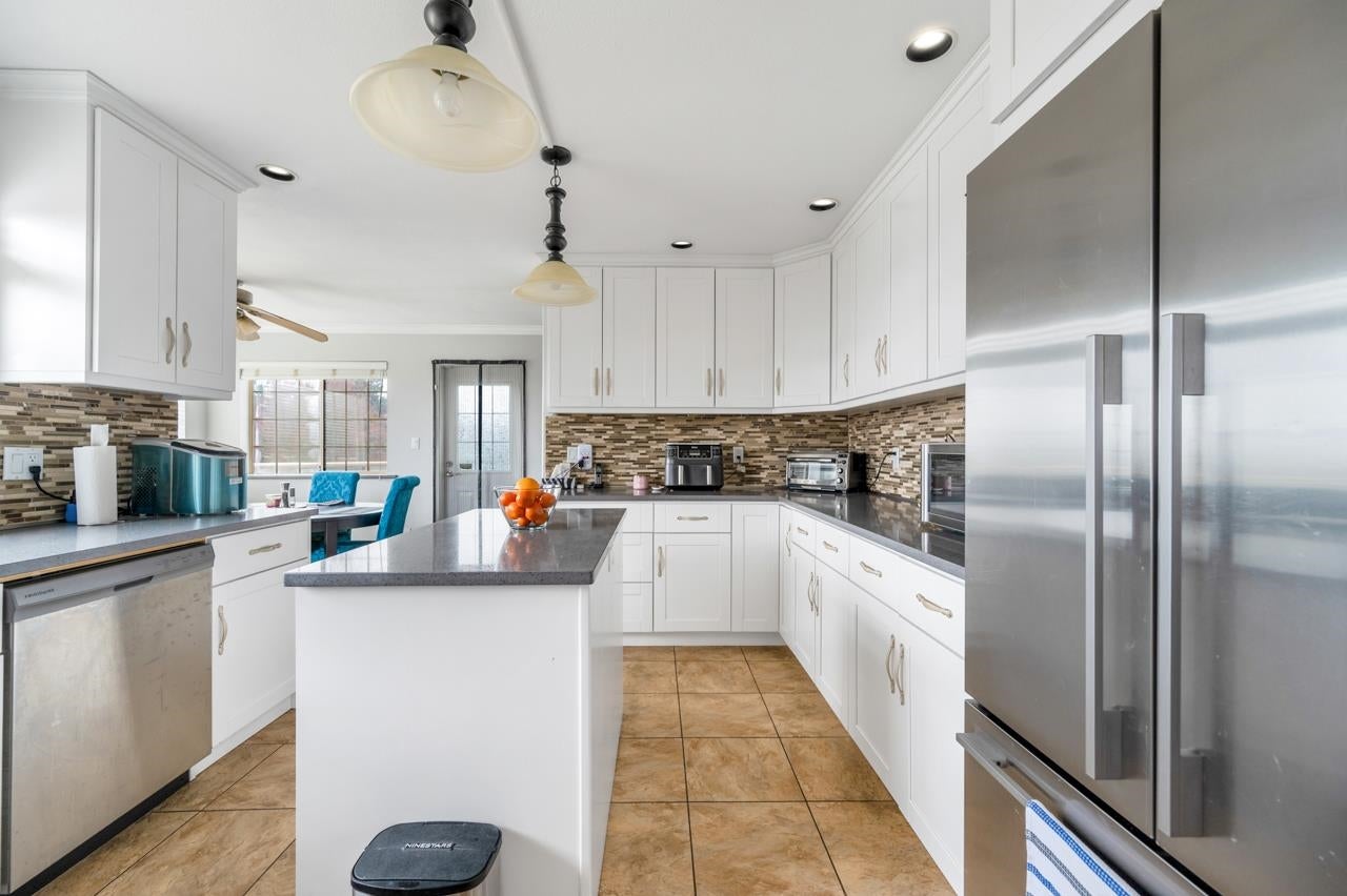 2902 Paul Lake Court - Coquitlam East Single Family Residence for Sale, 6 Bedrooms (R2981708)# - 21