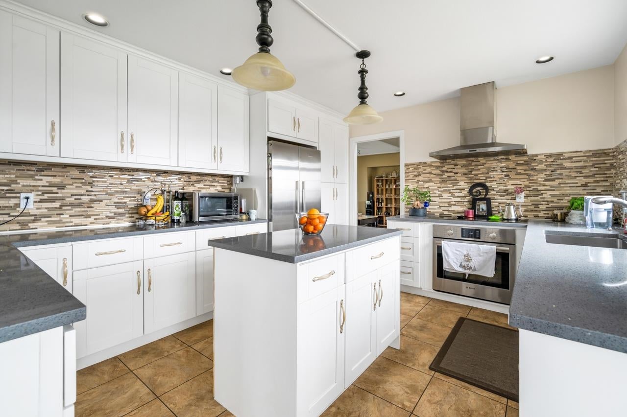 2902 Paul Lake Court - Coquitlam East Single Family Residence for Sale, 6 Bedrooms (R2981708)# - 22