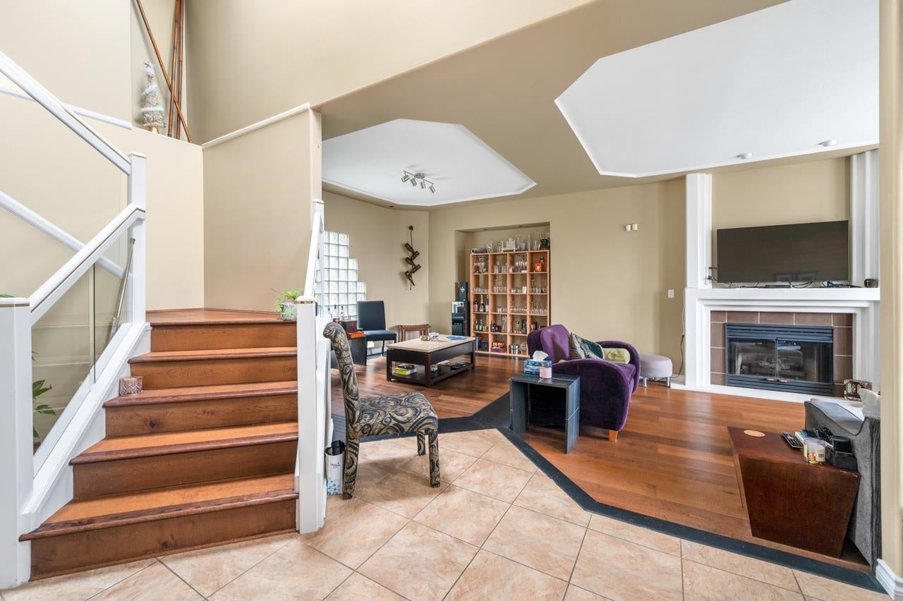 2902 Paul Lake Court - Coquitlam East Single Family Residence for Sale, 6 Bedrooms (R2981708)# - 3