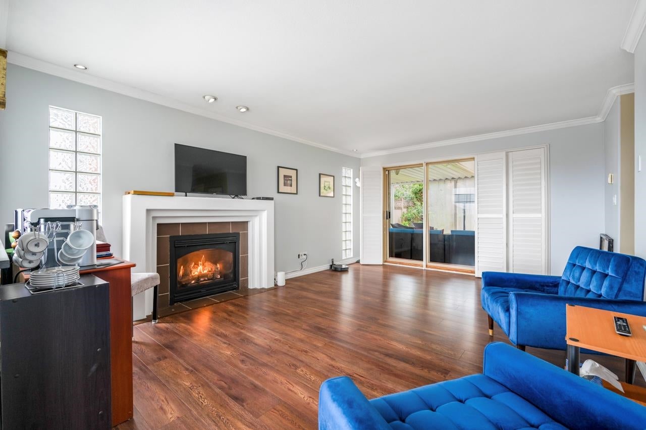 2902 Paul Lake Court - Coquitlam East Single Family Residence for Sale, 6 Bedrooms (R2981708) #9