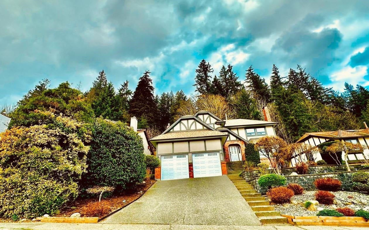 486 Cariboo Crescent - Coquitlam East Single Family Residence for Sale, 5 Bedrooms (R2983630) #1