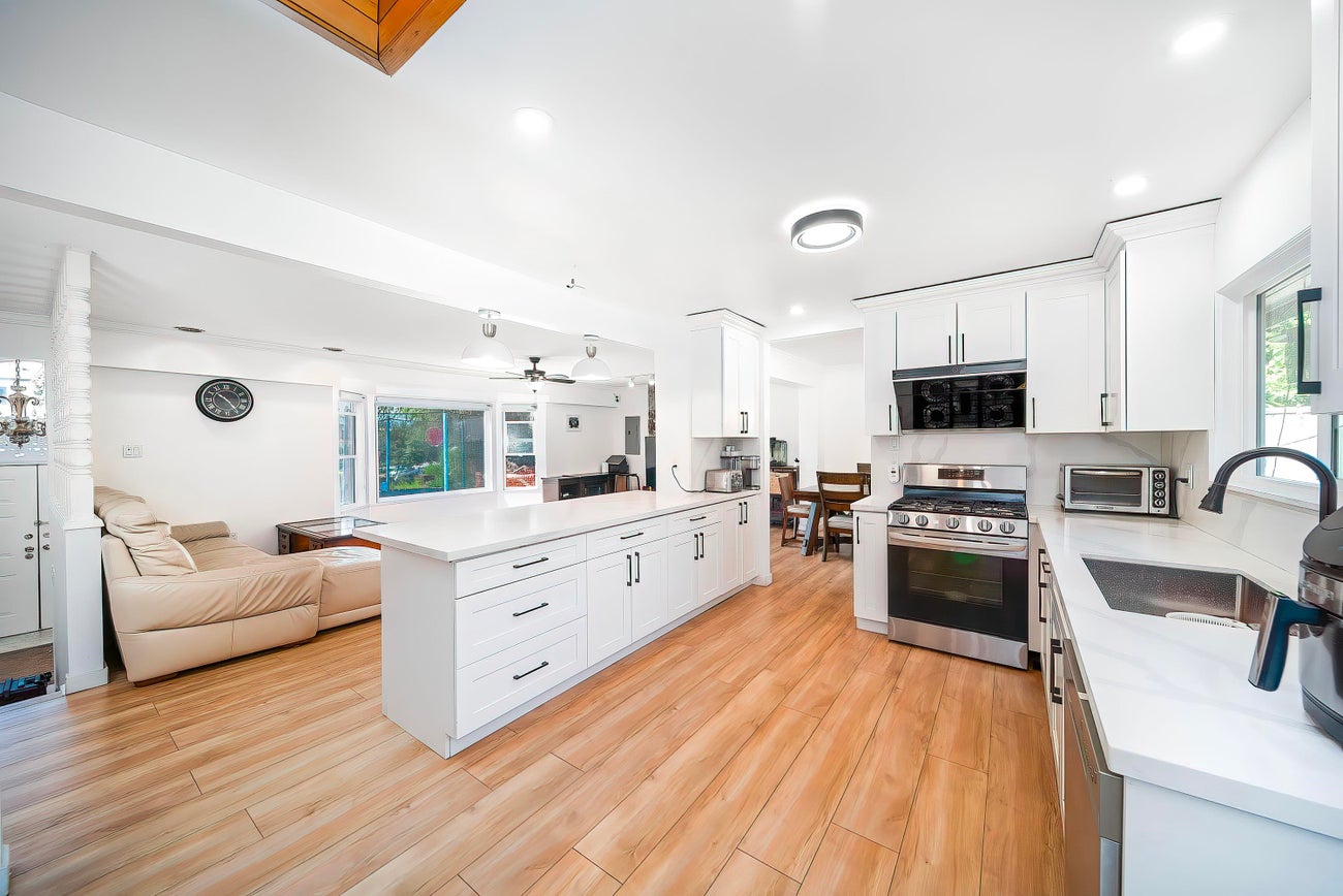 2011 Paulus Crescent - Montecito Single Family Residence for Sale, 4 Bedrooms (R2984010) #12