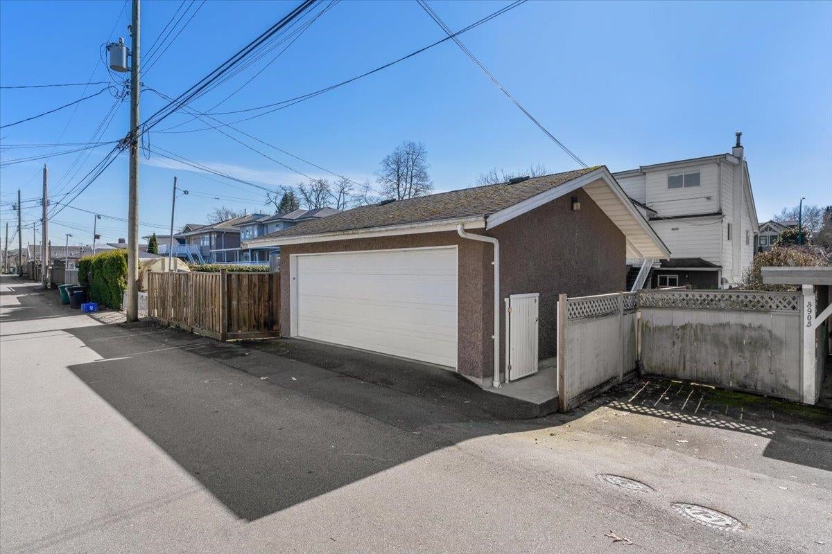 3913 Dundas Street - Vancouver Heights Single Family Residence for Sale, 5 Bedrooms (R2984155) #38