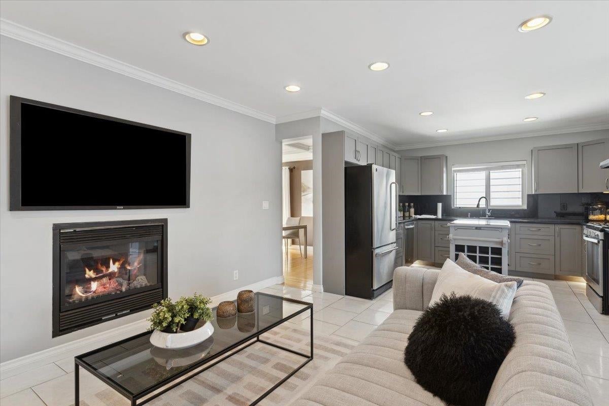 3913 Dundas Street - Vancouver Heights Single Family Residence for Sale, 5 Bedrooms (R2984155) #9