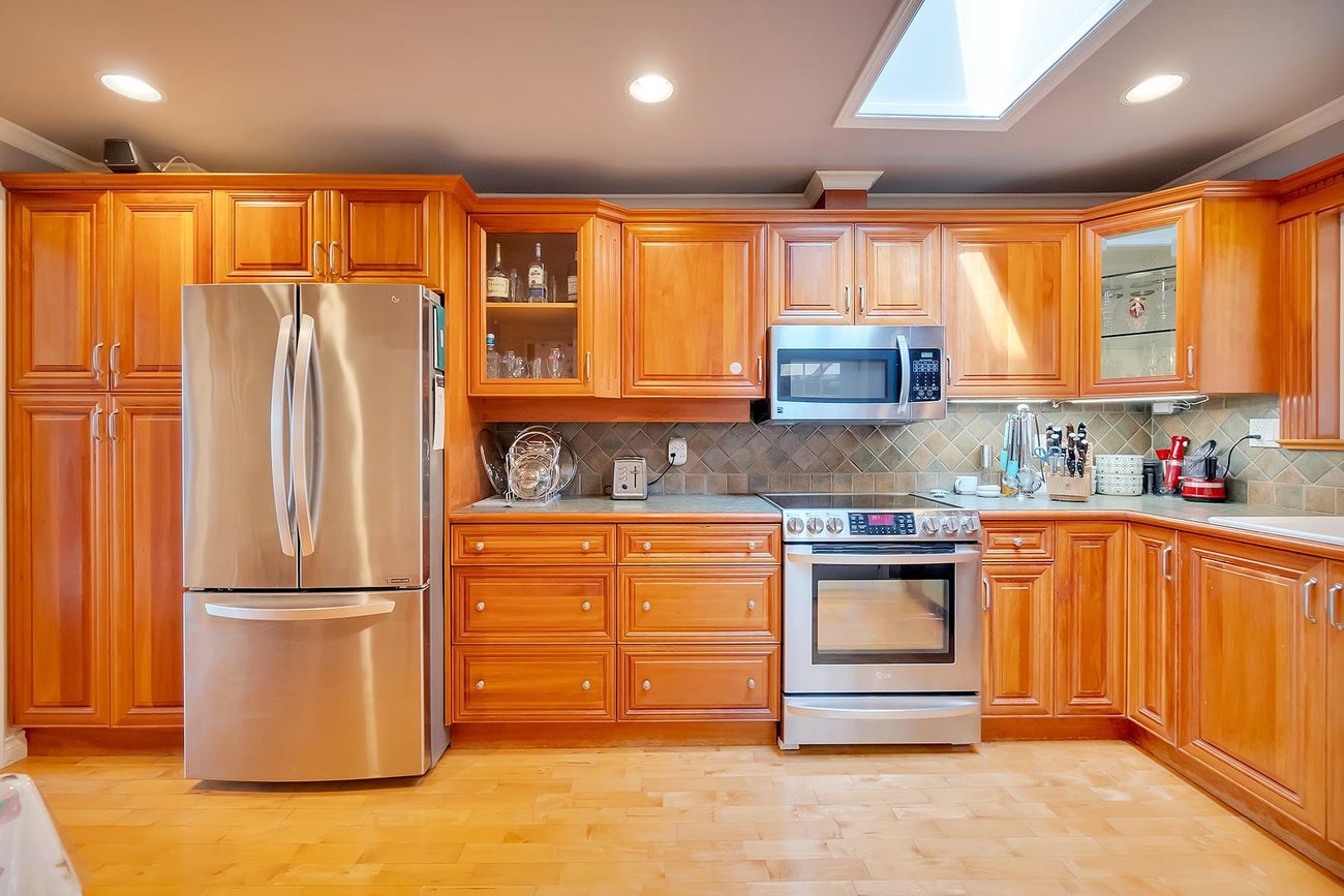 317 Gloucester Court - Coquitlam East Single Family Residence for Sale, 4 Bedrooms (R2985710) #14