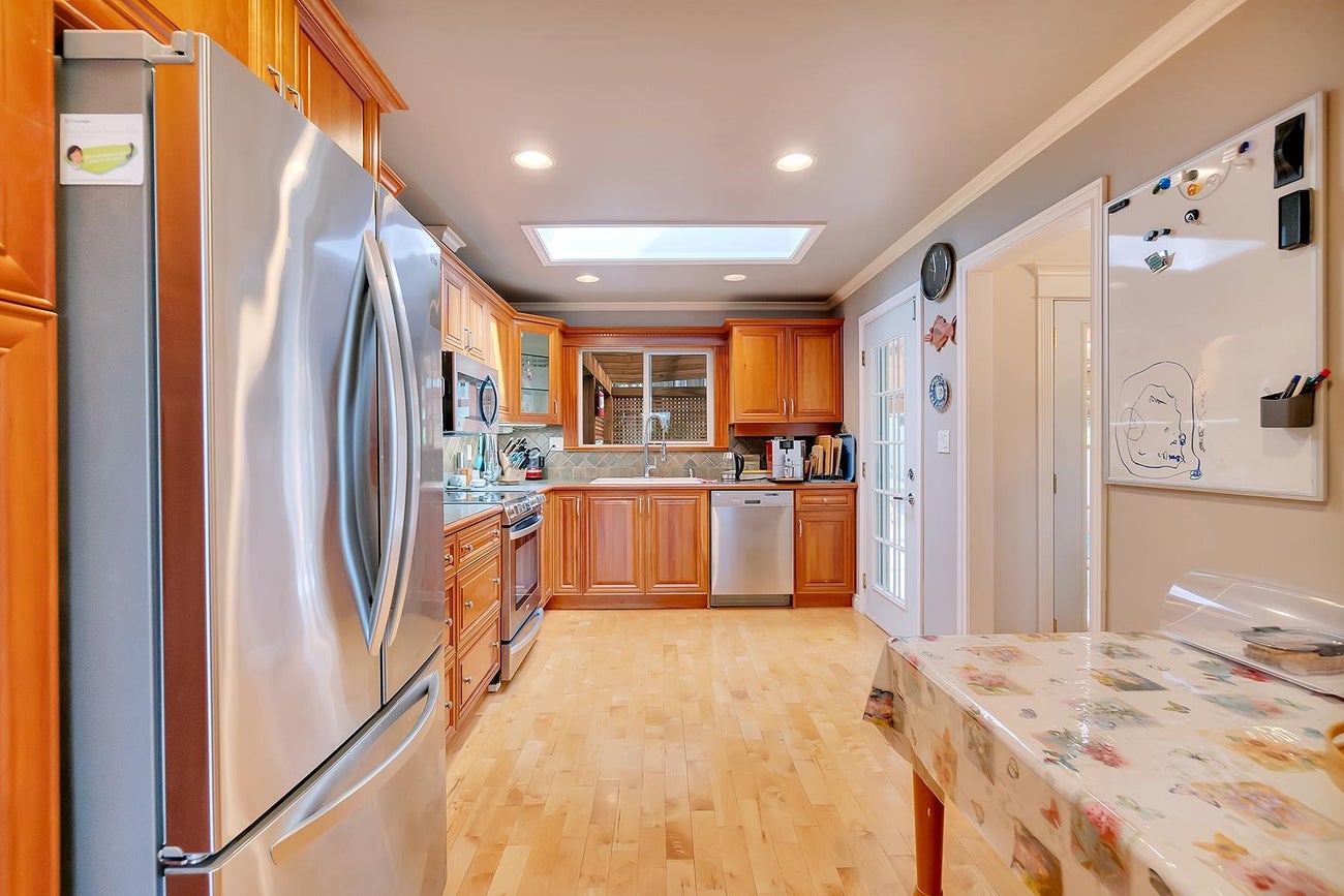 317 Gloucester Court - Coquitlam East Single Family Residence for Sale, 4 Bedrooms (R2985710) #16