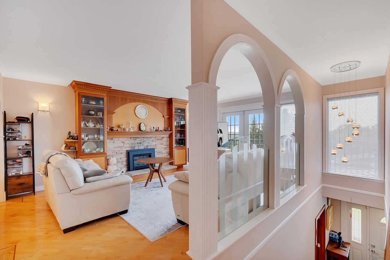 317 Gloucester Court - Coquitlam East Single Family Residence for Sale, 4 Bedrooms (R2985710) #21