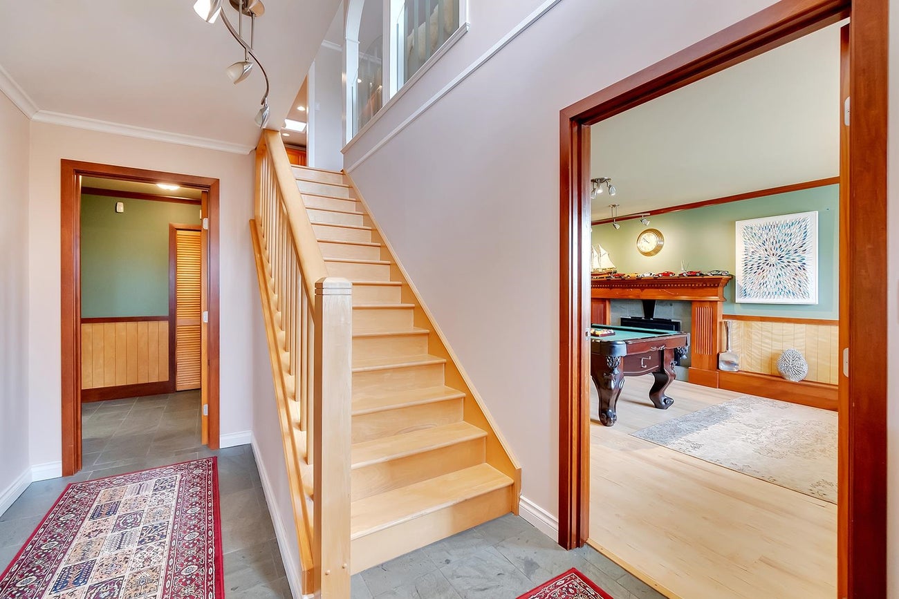 317 Gloucester Court - Coquitlam East Single Family Residence for Sale, 4 Bedrooms (R2985710) #4