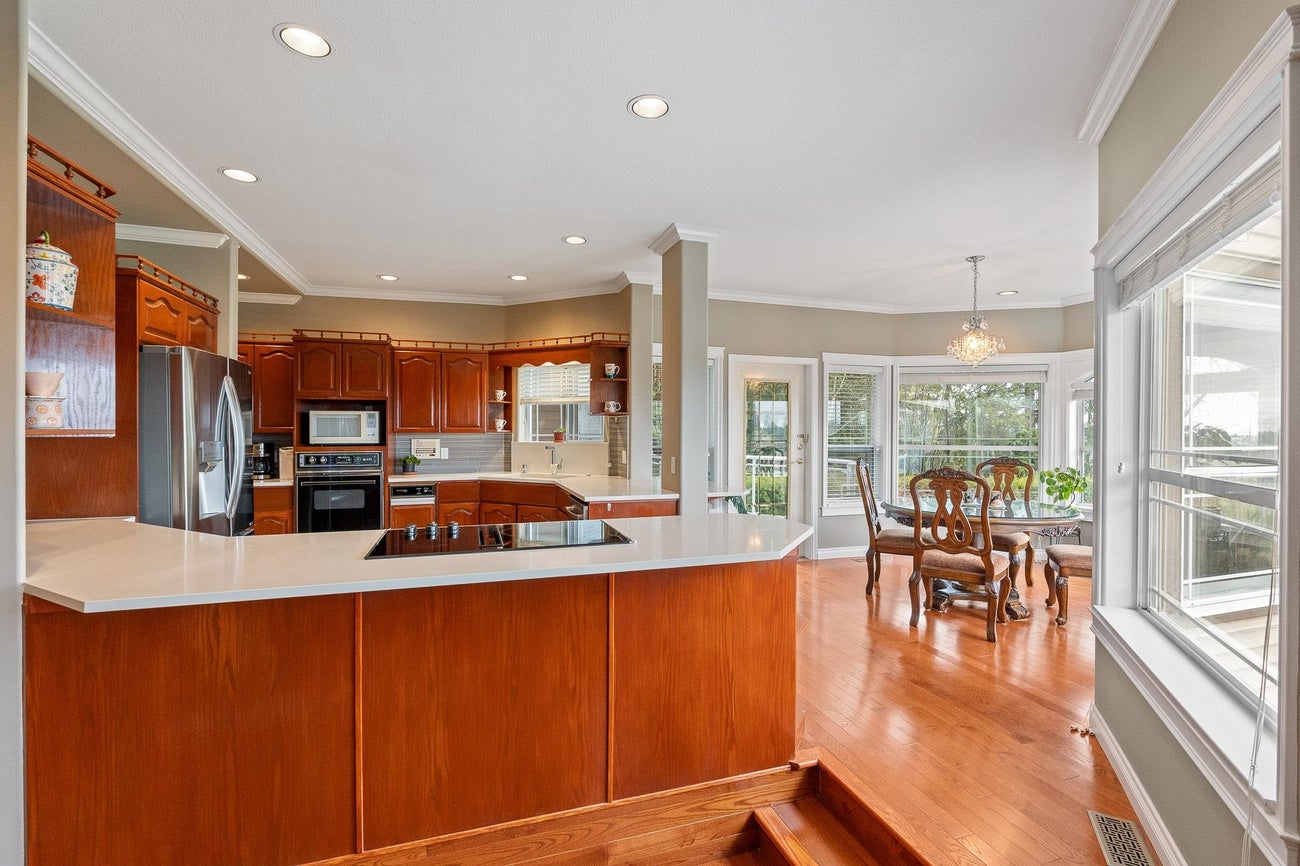 2262 Sorrento Drive - Coquitlam East Single Family Residence for Sale, 6 Bedrooms (R2986531) #11