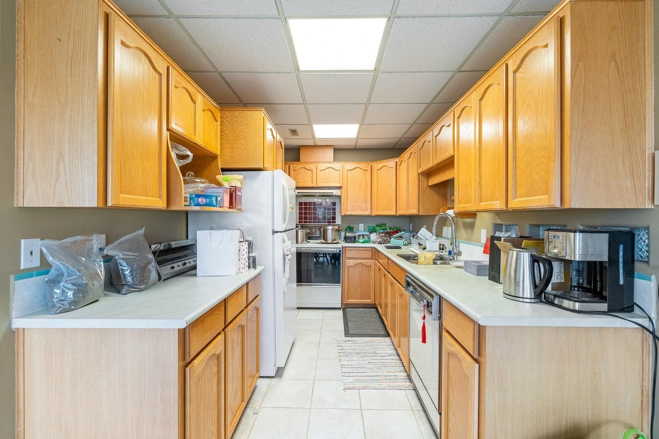 2262 Sorrento Drive - Coquitlam East Single Family Residence for Sale, 6 Bedrooms (R2986531) #29