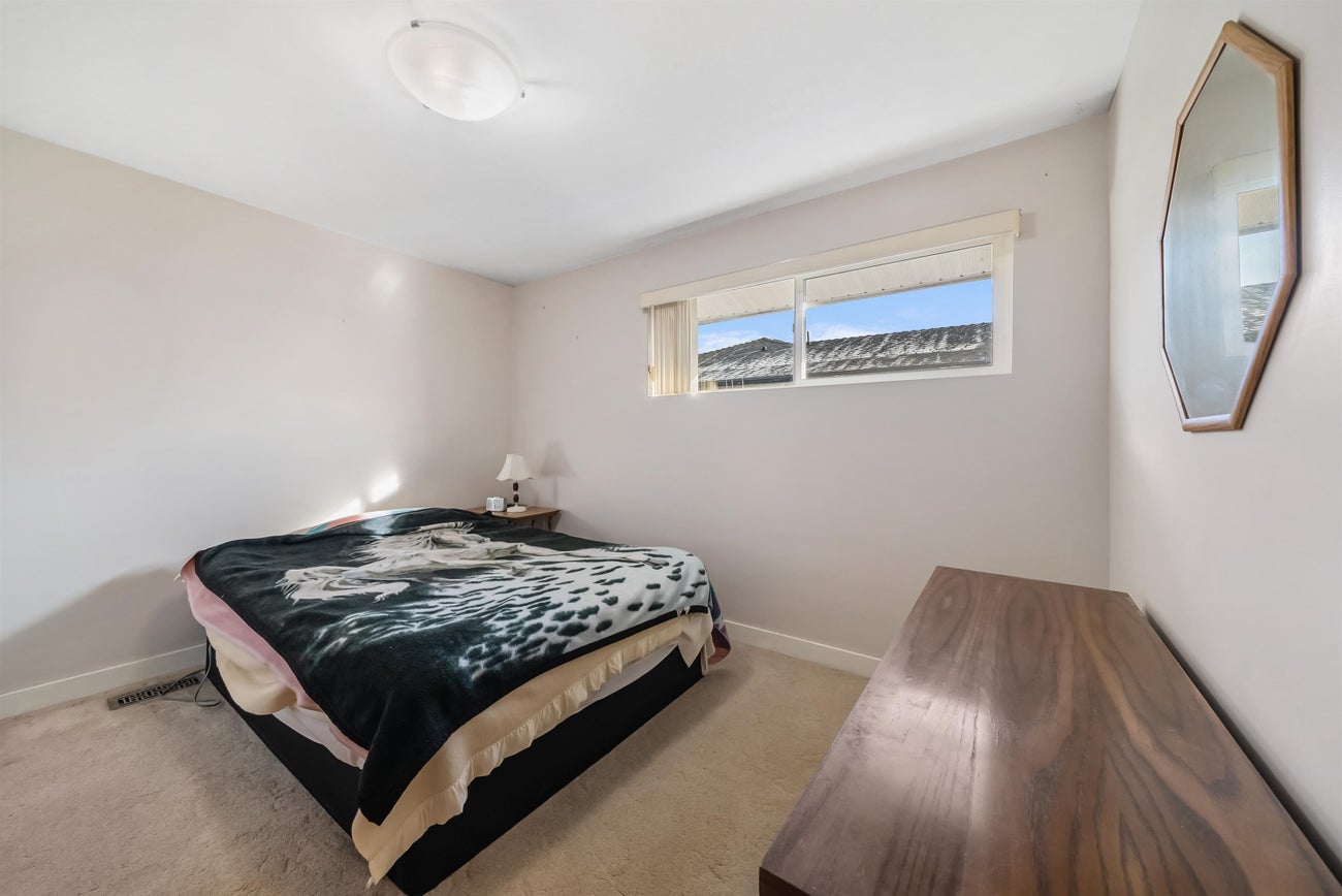551 Poirier Street - Central Coquitlam Single Family Residence for Sale, 3 Bedrooms (R2988328) #20