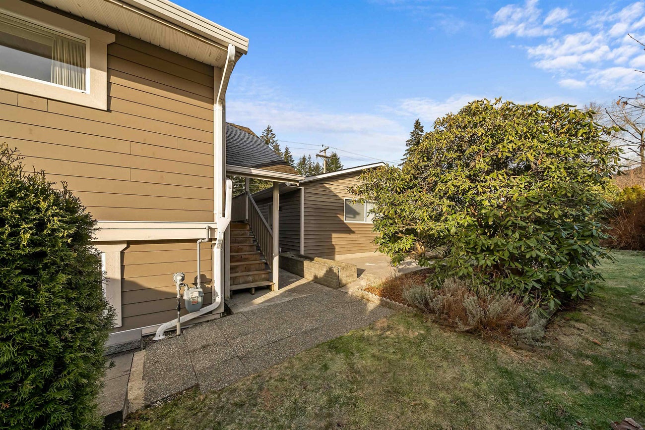 551 Poirier Street - Central Coquitlam Single Family Residence for Sale, 3 Bedrooms (R2988328) #29
