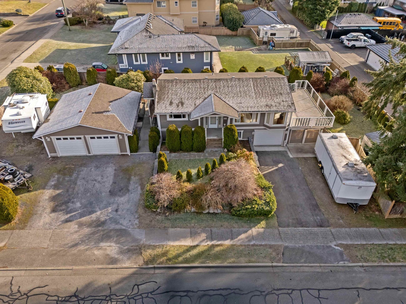 551 Poirier Street - Central Coquitlam Single Family Residence for Sale, 3 Bedrooms (R2988328) #3