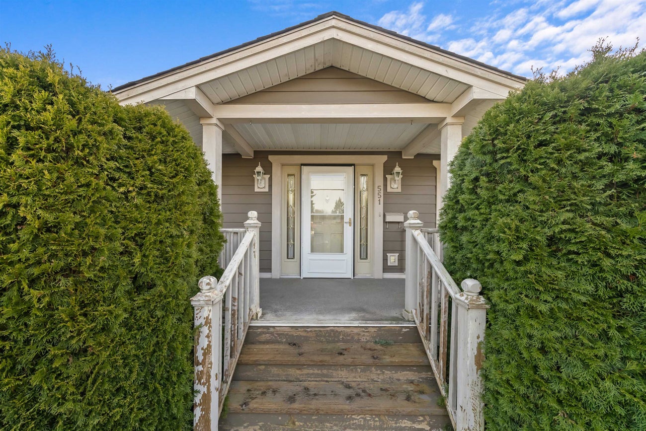 551 Poirier Street - Central Coquitlam Single Family Residence for Sale, 3 Bedrooms (R2988328) #7