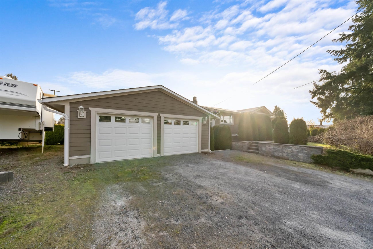 551 Poirier Street - Central Coquitlam Single Family Residence for Sale, 3 Bedrooms (R2988328) #9