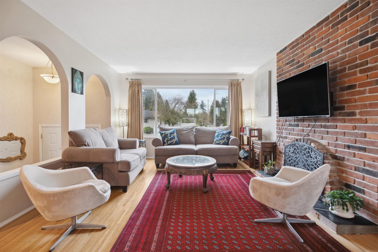 474 Byng Street - Central Coquitlam Single Family Residence for Sale, 5 Bedrooms (R2988956) #2