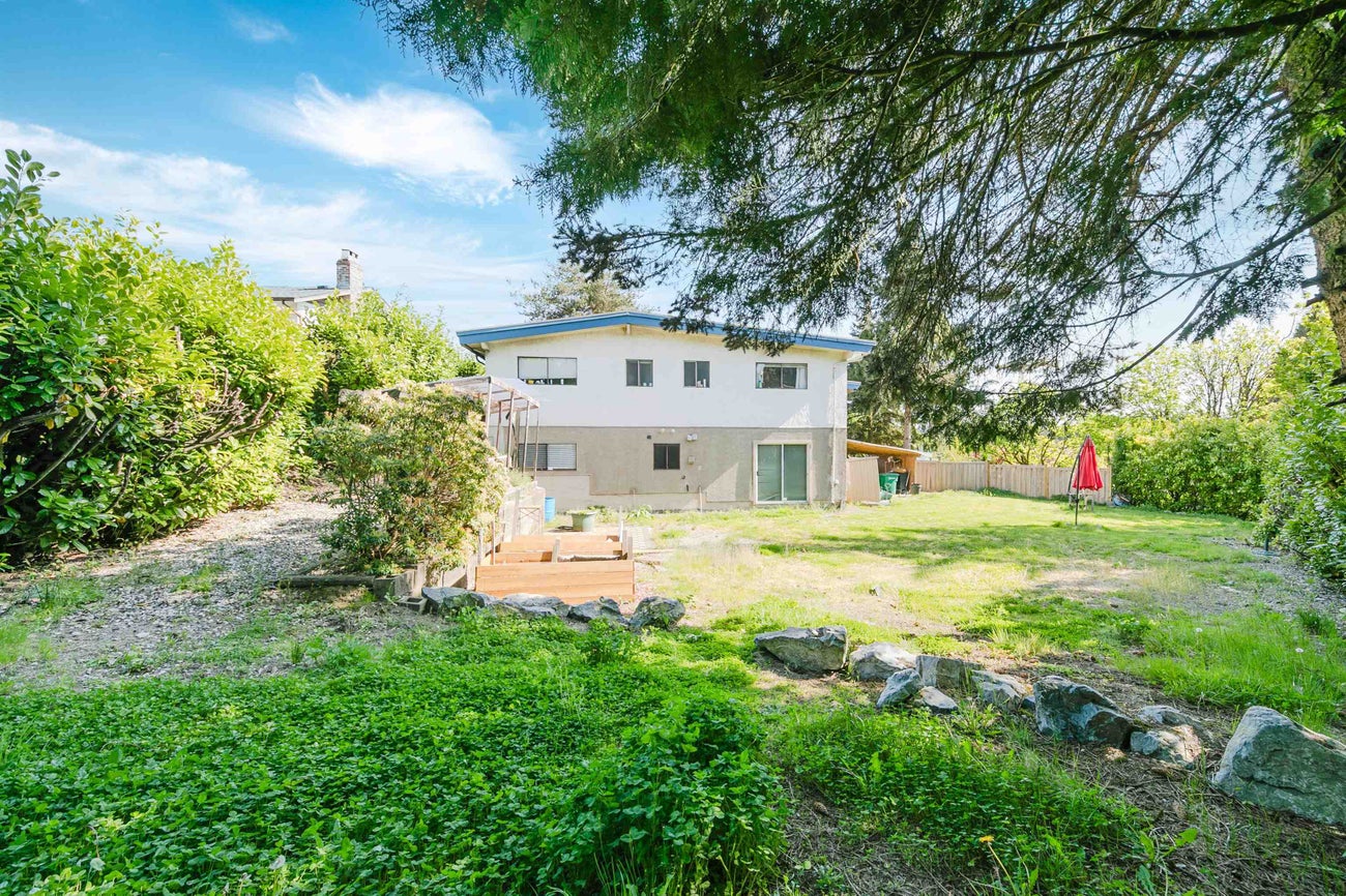 8071 Greenlake Place - Government Road Single Family Residence for Sale, 4 Bedrooms (R2989193) #16