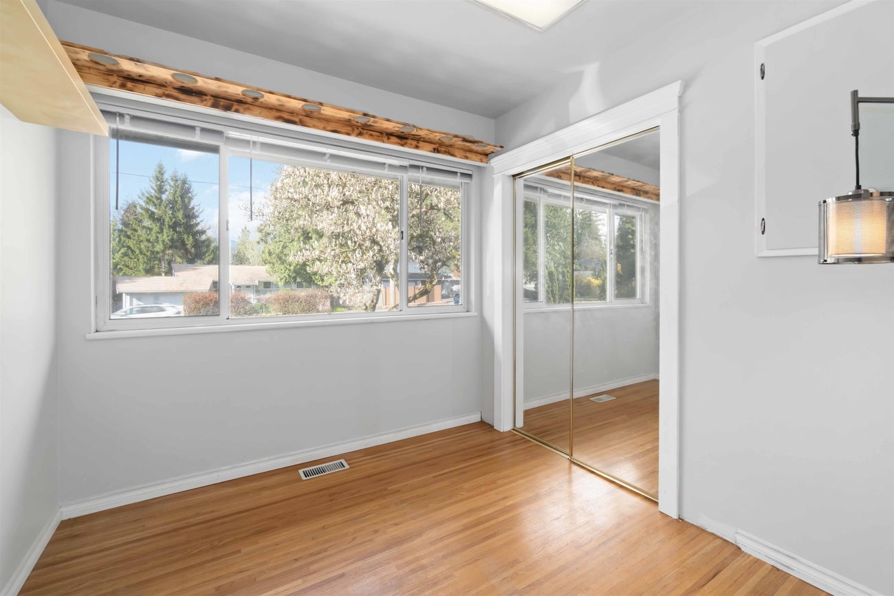2110 Como Lake Avenue - Central Coquitlam Single Family Residence for Sale, 4 Bedrooms (R2989530) #15