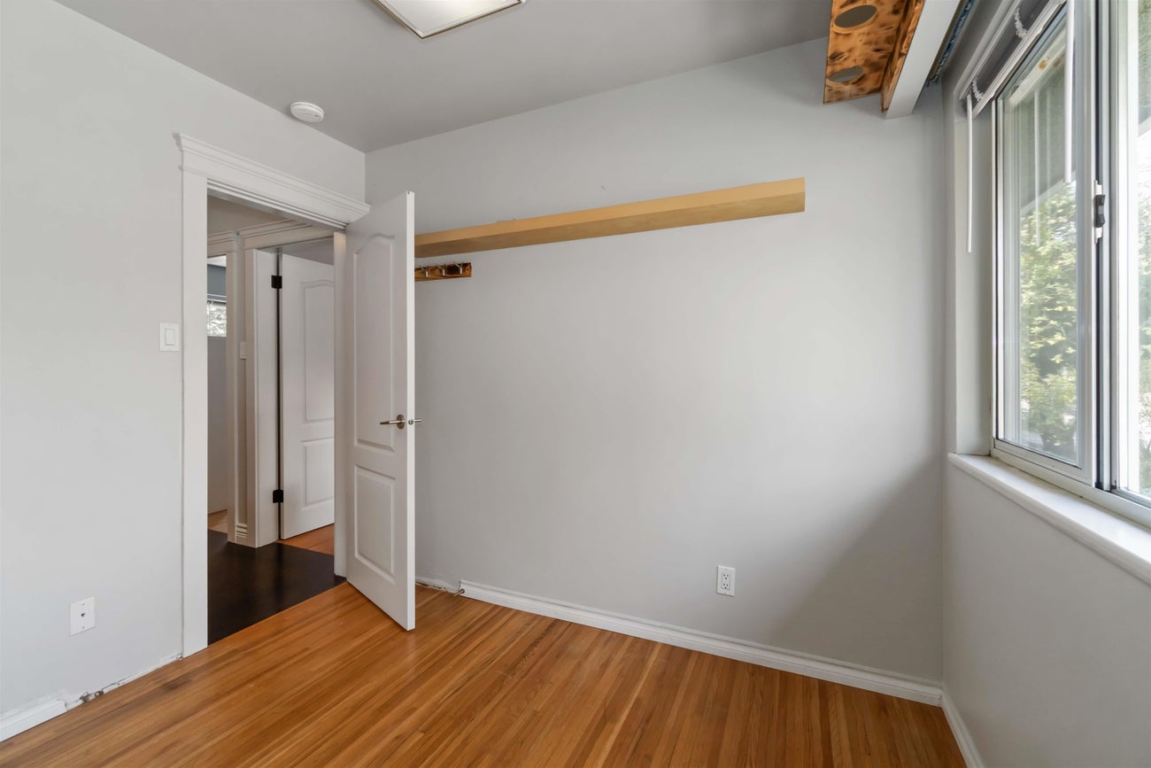 2110 Como Lake Avenue - Central Coquitlam Single Family Residence for Sale, 4 Bedrooms (R2989530) #16