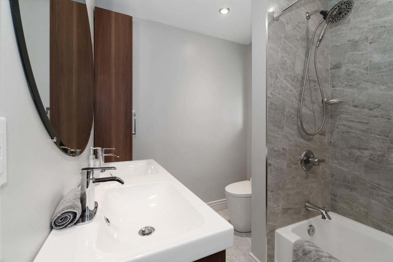 2110 Como Lake Avenue - Central Coquitlam Single Family Residence for Sale, 4 Bedrooms (R2989530) #18