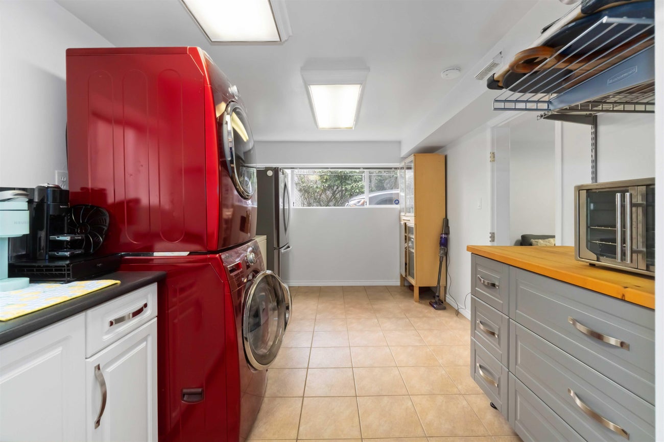 2110 Como Lake Avenue - Central Coquitlam Single Family Residence for Sale, 4 Bedrooms (R2989530) #21