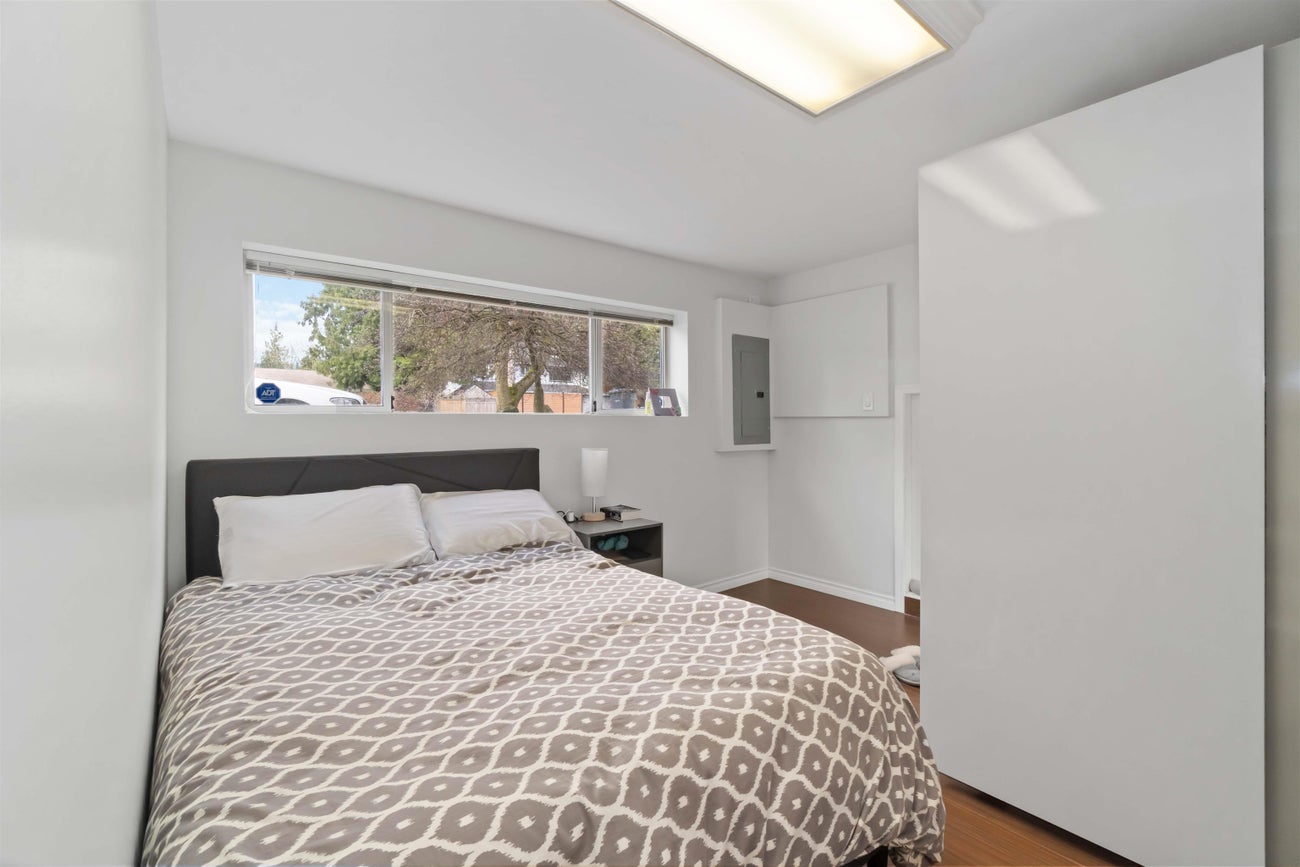2110 Como Lake Avenue - Central Coquitlam Single Family Residence for Sale, 4 Bedrooms (R2989530) #25