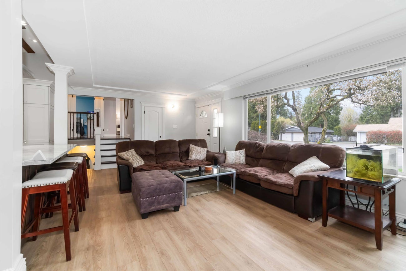 2110 Como Lake Avenue - Central Coquitlam Single Family Residence for Sale, 4 Bedrooms (R2989530) #6