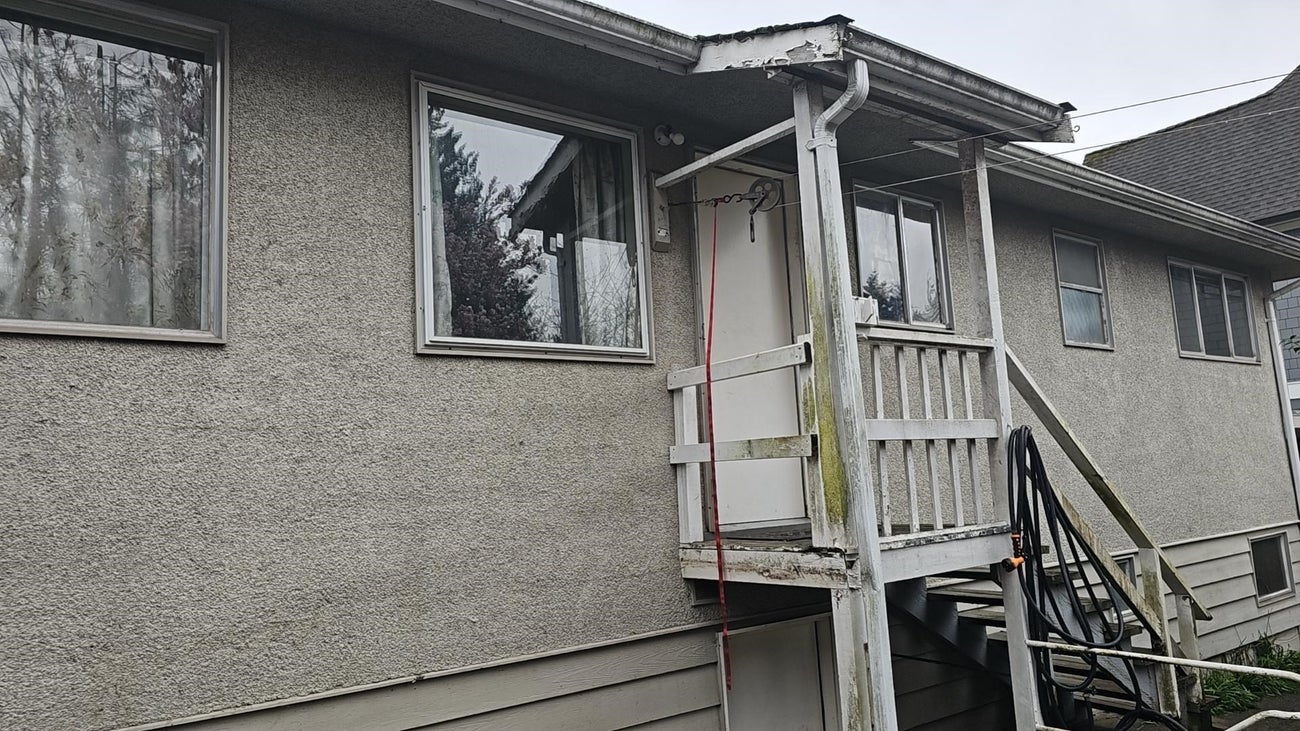 698 Danville Court - Central Coquitlam Single Family Residence for Sale, 5 Bedrooms (R2991052) #2